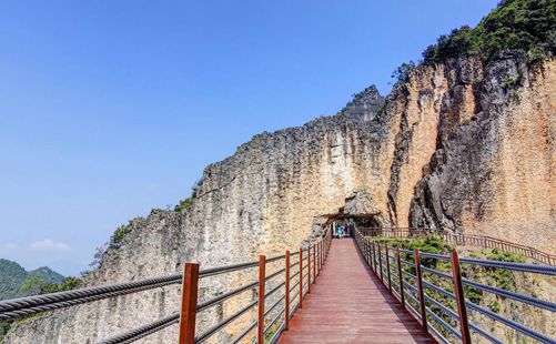 武陵山栈道-重庆旅游-重庆中青旅