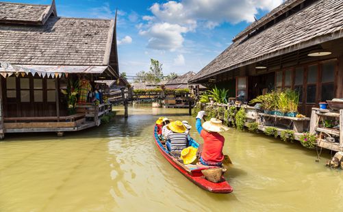泰国芭提雅水上市场