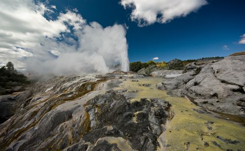 新西兰地热喷泉-重庆中青旅