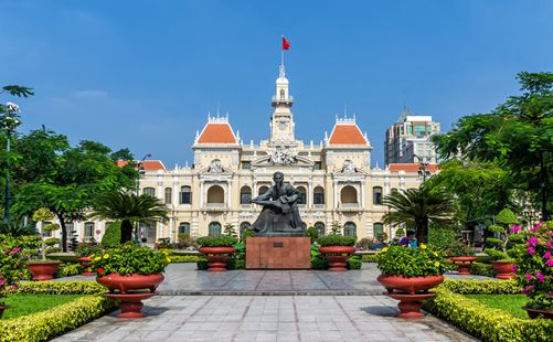 越南胡志明市市政厅广场-重庆中青旅