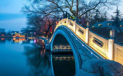 大明湖夜景-济南旅游-重庆中青旅