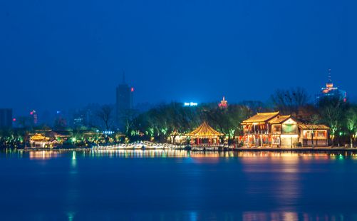 大明湖夜景-山东旅游-重庆中青旅