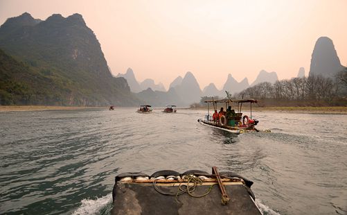 竹筏泛舟-广西旅游-重庆中青旅