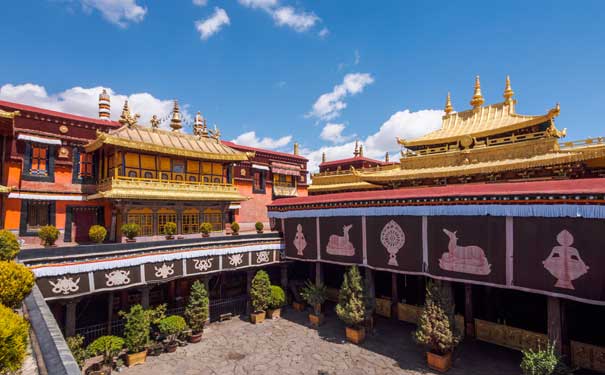 拉萨旅游景点-大昭寺