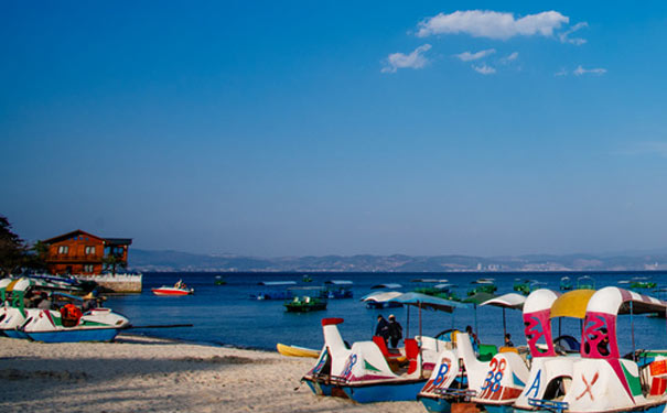 云南旅游景点-抚仙湖